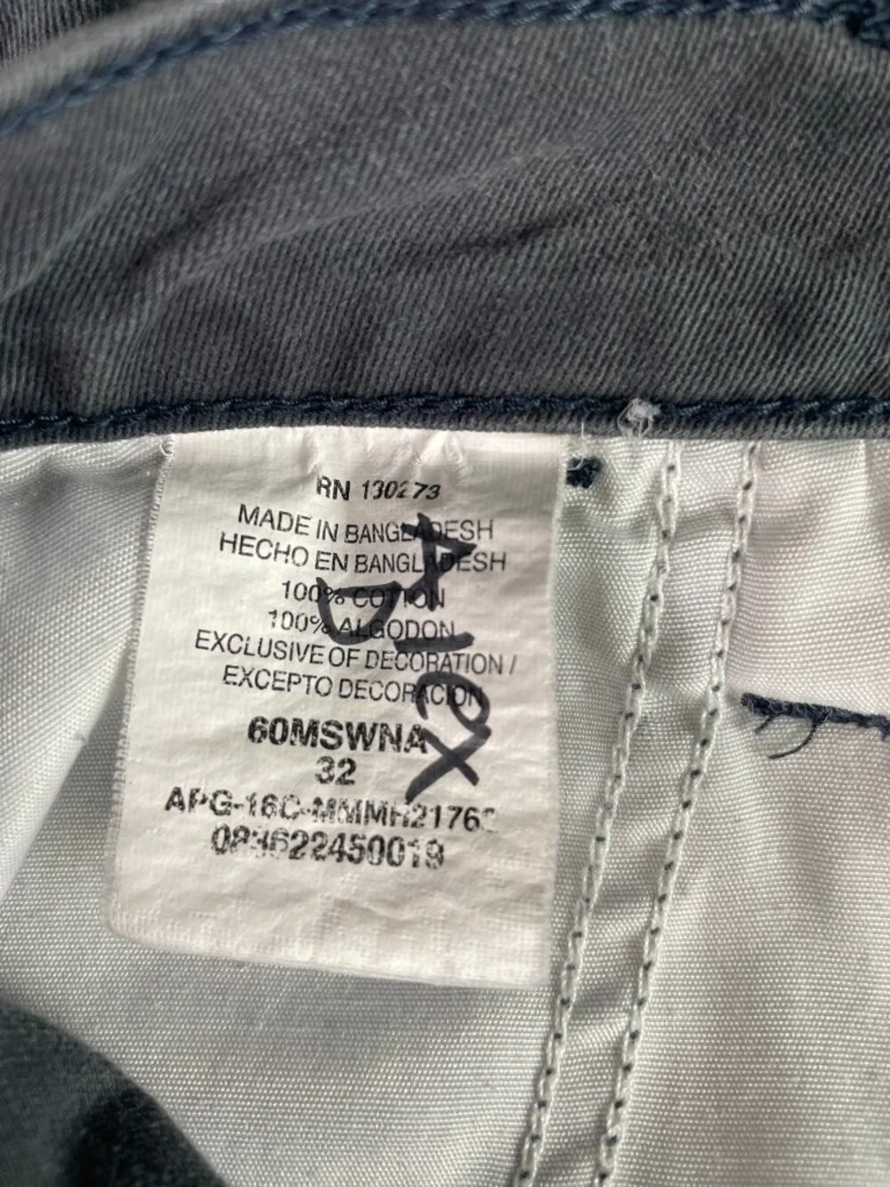 Wrangler Authentic Issue Men's 32 Gray Cargo Shorts Y2K Utility Workwear